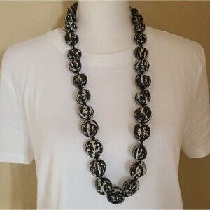 Vintage Black and White Beaded Necklace